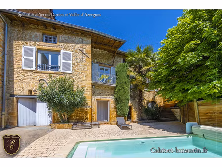 maison de charme en pierres au coeur du village