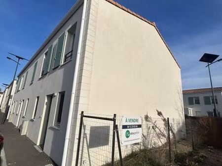 pertuis proche toutes commodités villa récente avec terrasse jardin 3 chambres