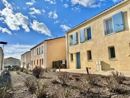 pertuis proche toutes commodités villa récente avec terrasse jardin 3 chambres