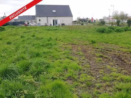 periers 50 terrain constructible viabilise 718m²