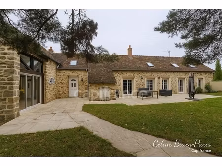 élégante longère en pierre avec piscine  à 20 minutes de l’a19 – paris en environ 1 heure 