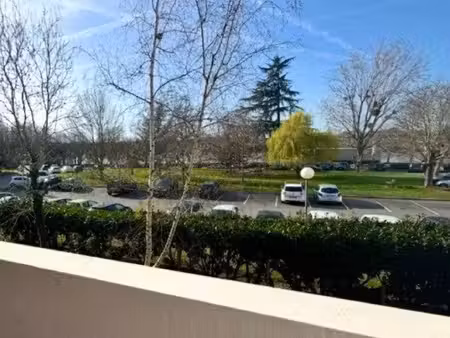 poissy-bord de seine : f4 avec balcons  caves et parking