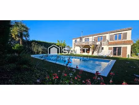 maison familiale de 137m² sur terrain arboré avec piscine au calme d'une impasse