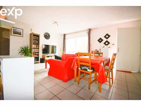 33760-targon - appartement deux pieces - parking