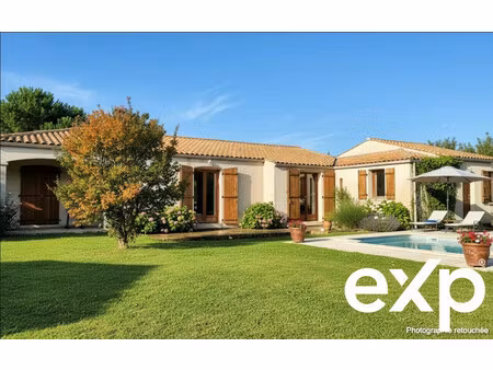 pavillon familial avec grand jardin dans un village paisible