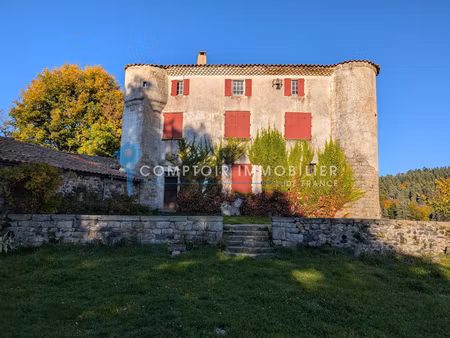 château 11pièce(s) 7chambre(s) 235 m² coucouron (07470)