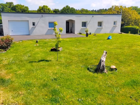 maison de plain pied sur 3000m2 de terrain  4 chambres  belle prestation