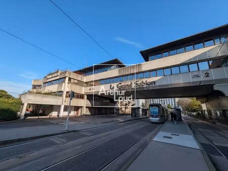 location local professionnel 456m² la tronche 38700