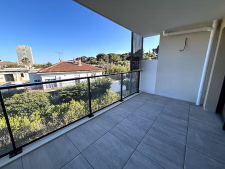 a louer - appartement centre ville dans résidence très récente  standingt4 meublé avec 2 t