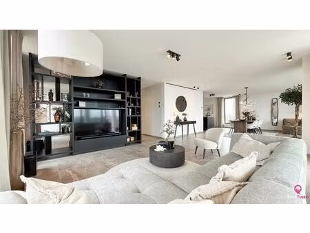 exclusief penthouse van 220m² met 40m² terras in beringen!