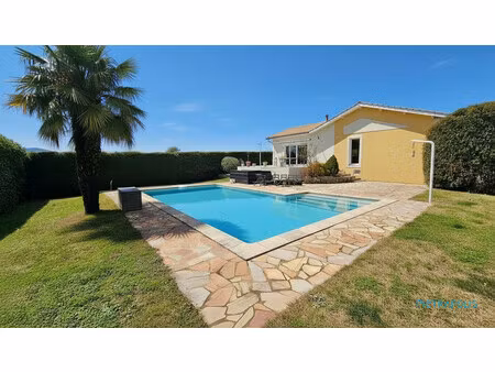 maison 137m2 (+120m2 sous-sol) - terrain clos 1250m2 - piscine