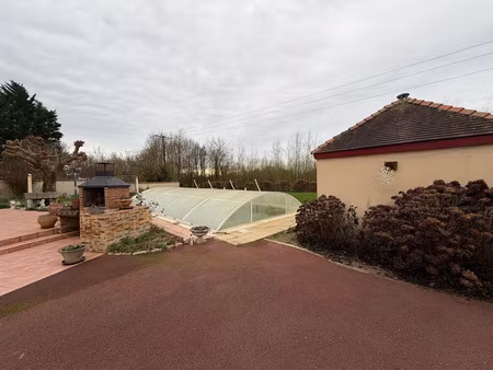 saint valerien (85570) calme absolu chaleureuse propriete avec piscine et annexes sur parc