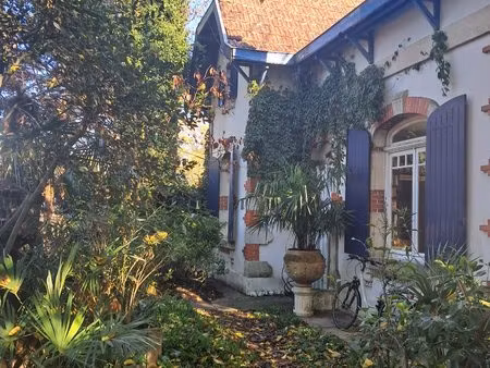 maison de type arcachonnaise avec cachet et jardin