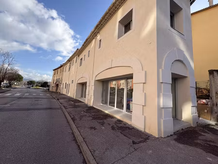 location commerce 23 m² à aubagne (13400)