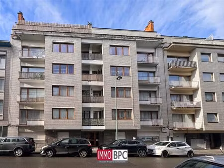 appartement te koop in sint-jans-molenbeek met 3 slaapkamers