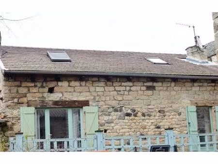 jolie maison en pierre de 159 m² à saint-julien chapteuil