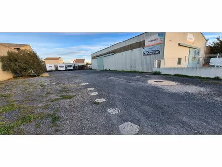 vente local d'activité  550.00m²  pia