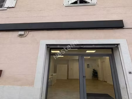 location local commercial 3 pièces 95m2 le logis-neuf 13190 - 1850 € - surface privée