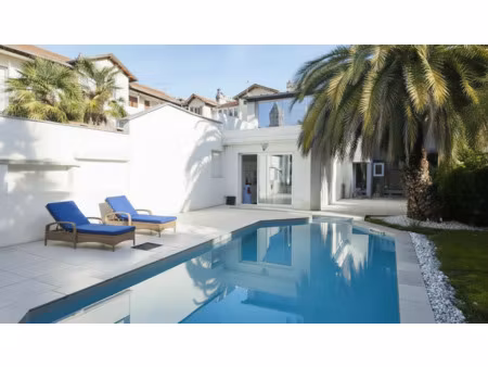 vente maison 5 pièces 130m2 pau 64000 - 498000 € - surface privée