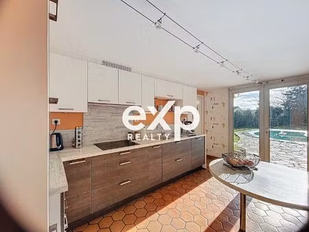 familiale d'env.159m2 / 4 chambres /garage et jardin