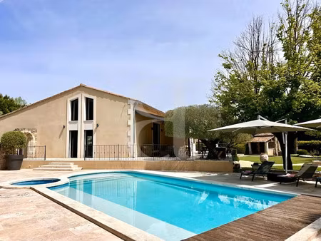 vente villa 6 pièces 320 m² à chateaurenard (13160)  1 695 000 €