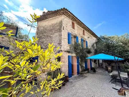 vente maison 5 pièces 245 m² à le thor (84250)  725 000 €