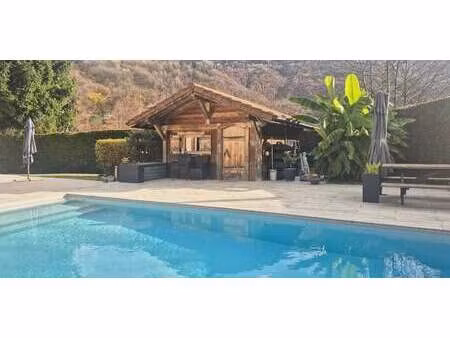 maison avec piscine et jardin césarches (73)