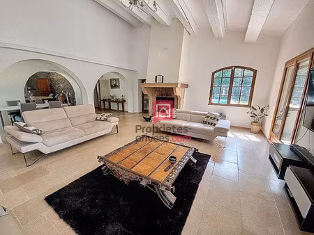 vente villa 9 pièces 220 m² à la motte (83920)  970 000 €