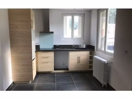 location maison  m² t-4 à chelles  1 579 €