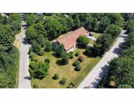 ensemble de 2 maisons de plain-pied