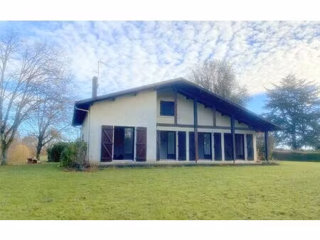 maison amou m² t-6 à vendre  239 000 €