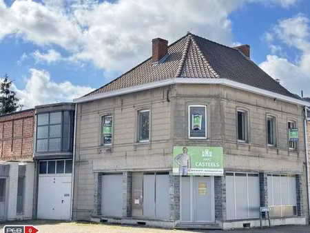 surface commerciale avec logement et espace de stockage