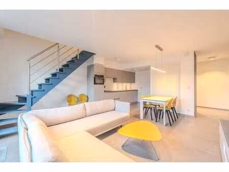 appartement récent de deux chambres dans un emplacement idéa