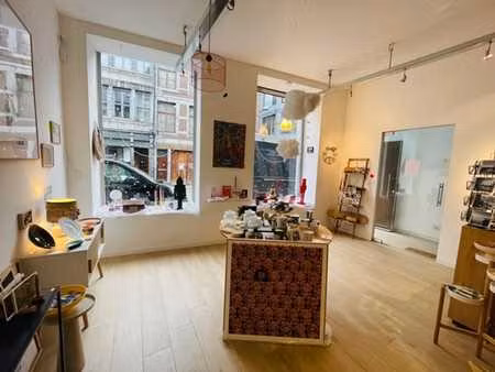 commerce de 110 m² en hors-château