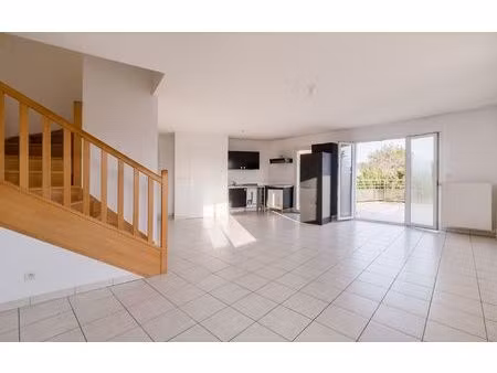 appartement charly 72.75 m² t-3 à vendre  250 000 €