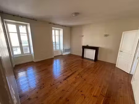 espalion  bel appartement t4 de 83 m²  centre ville  cave