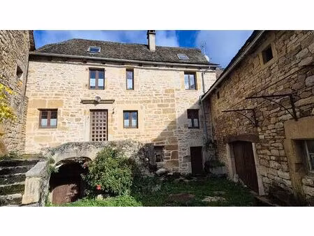 maison t5 de 127 m²  garage  grange/étable  terrain de 1100 m²