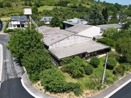 ensemble immobilier avec revenus locatifs za la bouysse - espalion