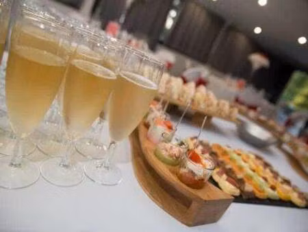 restaurant / authentique et charmante guinguette des bords de ma