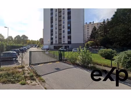 places de parking sécurisées