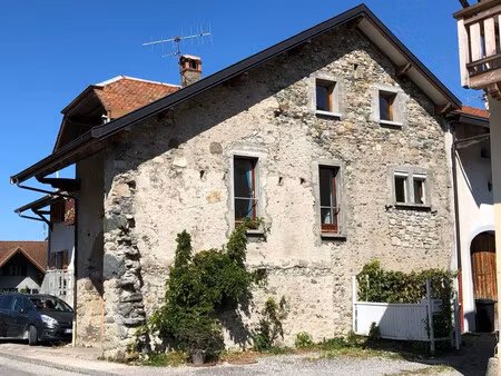 maison de village en pierre – charme et authenticité au coeur