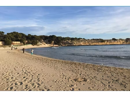 cote bleue  carro plage  maison 4 pièces de 85 m2  face à la mer  avec grande terrasse et 