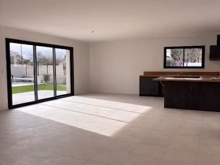 location maison 5 pièces à montady (34310)  1 650 €