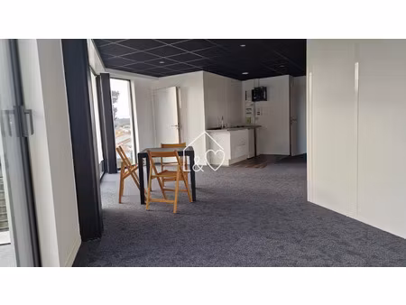 location locaux professionnels 85 m² à pornic (44210)  2 182 €
