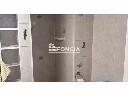 centre ancien de signes ! coquet t2 proche de toutes commodités !