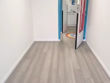 location locaux professionnels à creteil (94000)  2 300 €