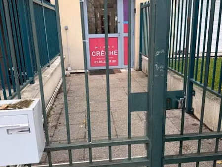 location locaux professionnels à creteil (94000)  2 500 €