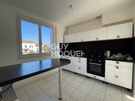 maison de 2 chambres + studio indépendant  avec jardin