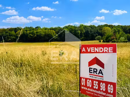 terrain constructible / 684m2 / fay les nemours / 49 000 euros