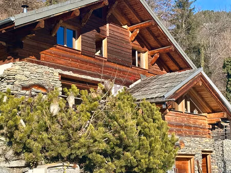 magnifique chalet de 227m² jardin de 900m² double garage